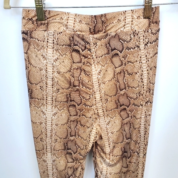 LA LUXE Snakeprint Python Leggings Like NEW! Sz Med - Picture 9 of 13